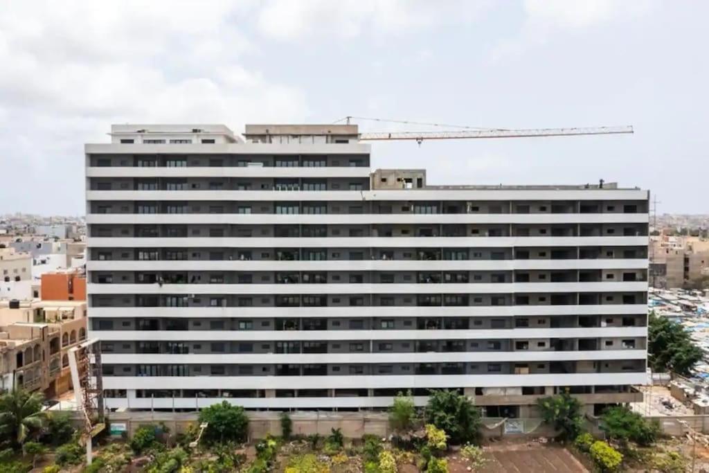 Superbe Appartement Avec Parking Gratuit Et Garde Dakar Bagian luar foto
