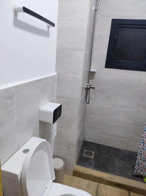 Superbe Appartement Avec Parking Gratuit Et Garde Dakar Bagian luar foto