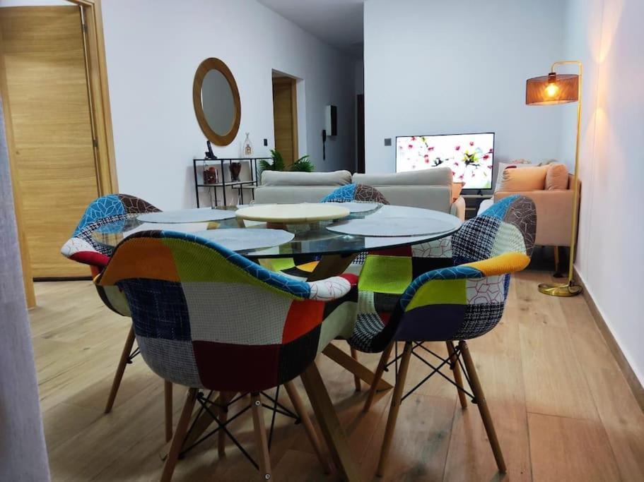 Superbe Appartement Avec Parking Gratuit Et Garde Dakar Bagian luar foto